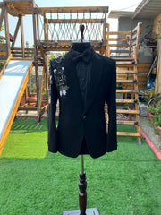 Elegant black peak lapel with hand work by zuber stylo